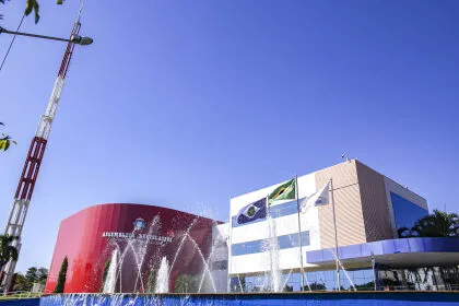 Veículos de comunicação devem cadastrar cinegrafistas para posse da nova Mesa Diretora da ALMT Haverá um espaço reservado para esses profissionais nas galerias, com limite de 30 vagas. Solenidade está marcada para a próxima segunda-feira (3), às 9h