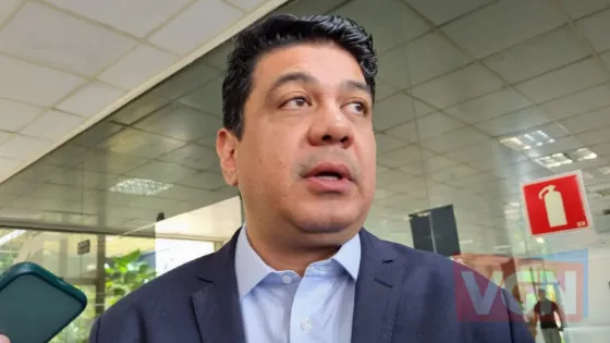 Kalil critica Flávia Moretti por “esquecer” Sarita Baracat e Lucimar Campos como prefeitas Texto divulgado no site da Prefeitura, que tinha como objetivo anunciar a mudança da logomarca de Várzea Grande
