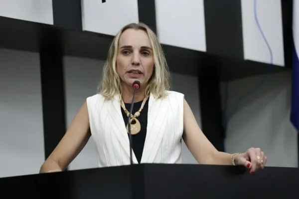Vereadora Katiuscia Manteli apresenta Projeto de Lei para expandir benefícios da Nota Cuiabana Premiada