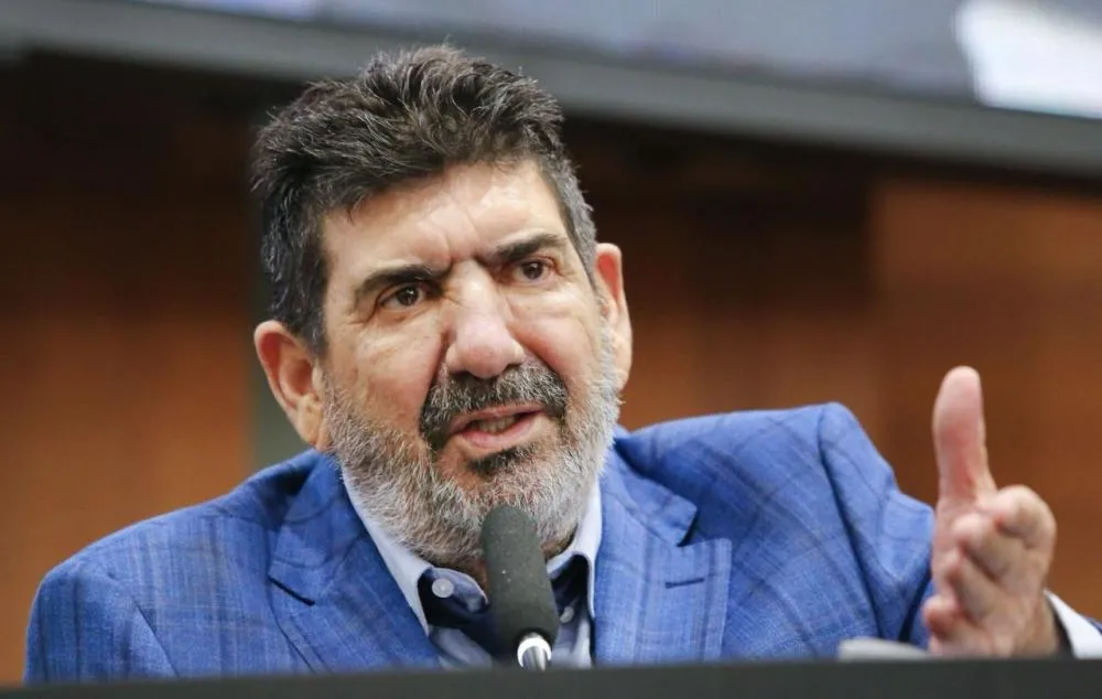 PORTEIRA ADENTRO Dr. João articula maquinários para fortalecer projeto que beneficia pequenos produtores rurais