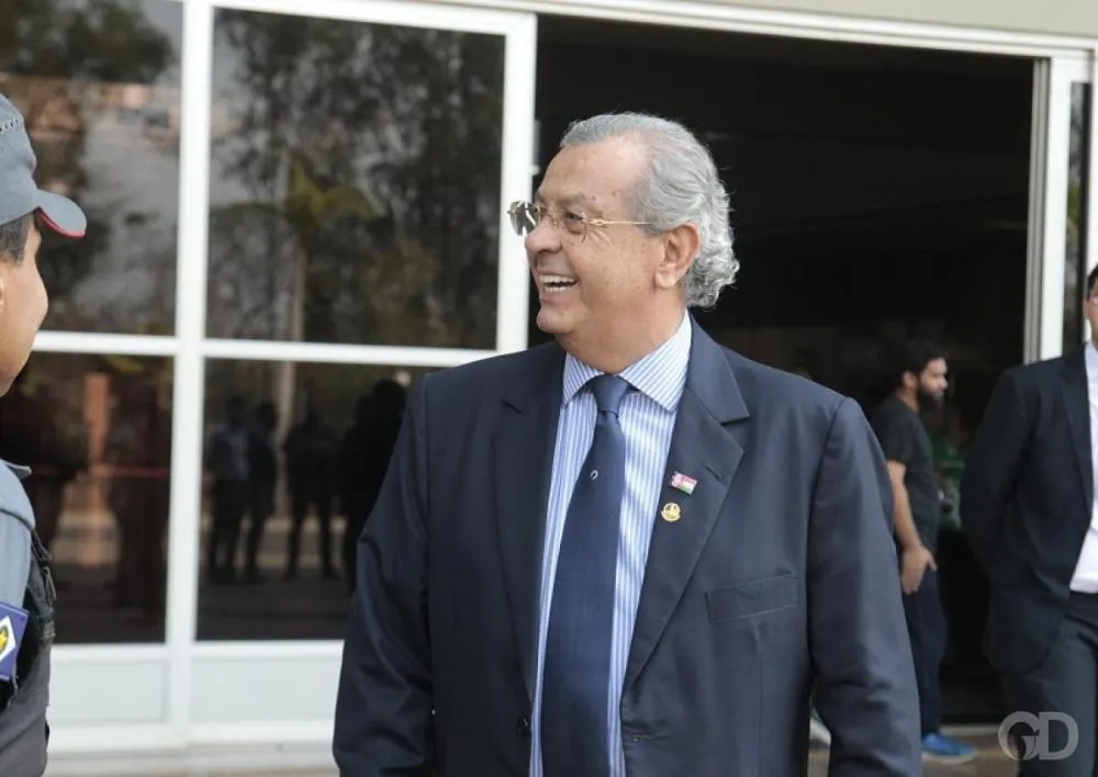 Em tom de campanha, Jayme Campos promete 20 mil casas em Cuiabá
