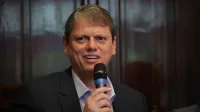 Datafolha: para 58%, Tarcísio deveria tentar reeleição; 30%, a Presidência Instituto ouviu 1,5 mil pessoas em 81 municípios do estado de 1º a 3 de abril; margem de erro de três pontos percentuais, para mais ou para menos