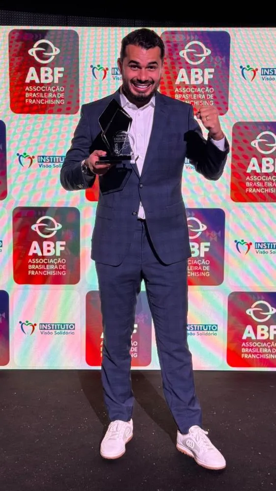 ÓSCAR DAS FRANQUIAS Marca mato-grossense entra para grupo seleto e conquista Selo de Excelência em Franchising ABF 2025