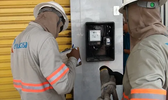 Não pague a multa da companhia de energia antes de ler esse artigo