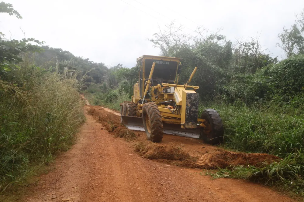 Prefeitura recupera estradas e reconstrói ponte na região do Córrego do Ouro e da Mata-Mata