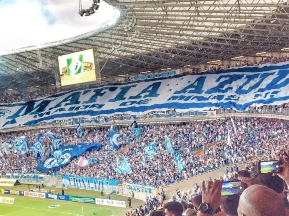 Chefes de torcida do Cruzeiro são presos por ataque a atleticanos em BH. Entenda! Polícia Civil prendeu três suspeitos na Operação Hooligans; vítimas foram agredidas em março