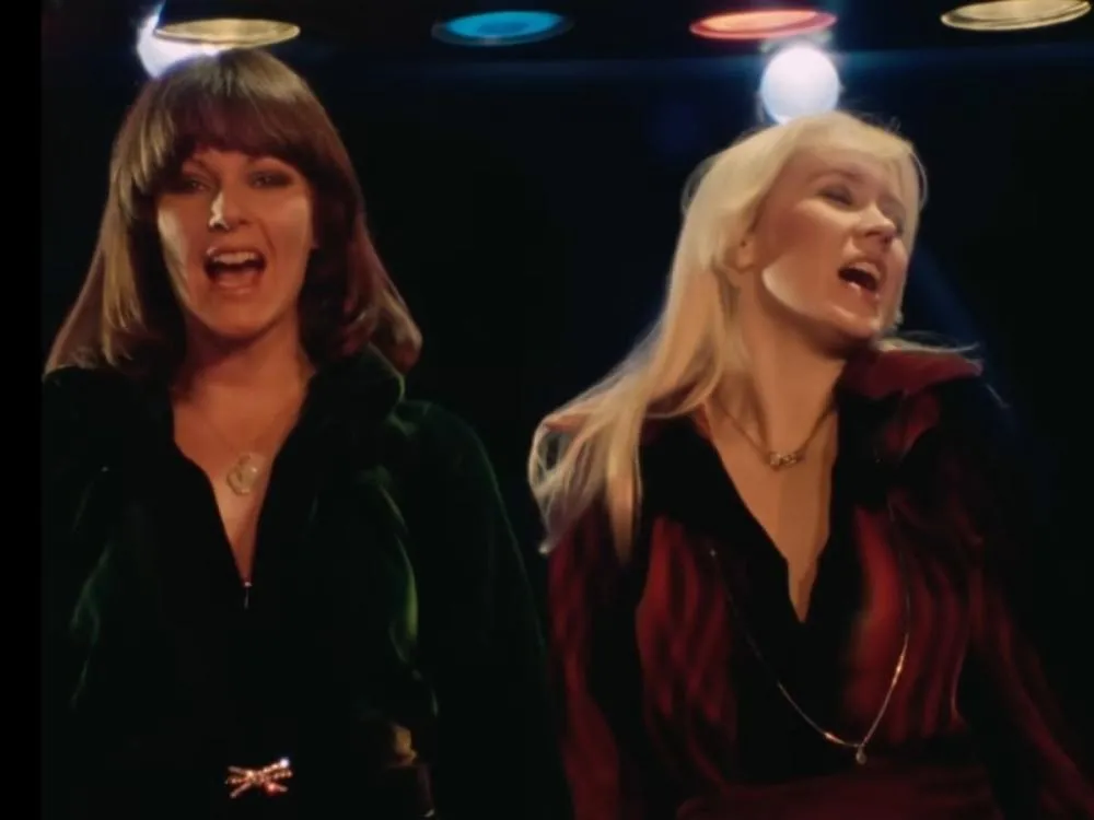 “Dancing Queen”, do ABBA, chega a 1 bilhão de visualizações no YouTube Quase 50 anos após seu lançamento, o clássico do grupo sueco ultrapassa a marca de 1 bilhão de views na plataforma de vídeos