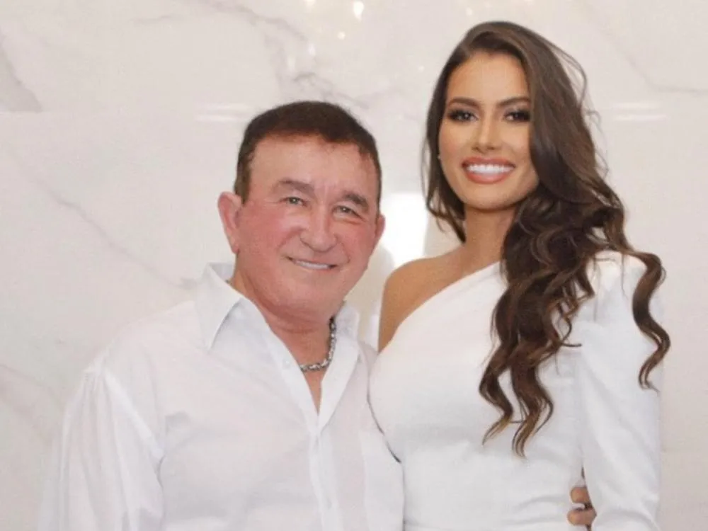 Mulher de Amado Batista diz que segue trabalhando após casamento: “Libertador” A miss, de 23 anos, oficializou a união com o cantor, de 74, em março deste ano