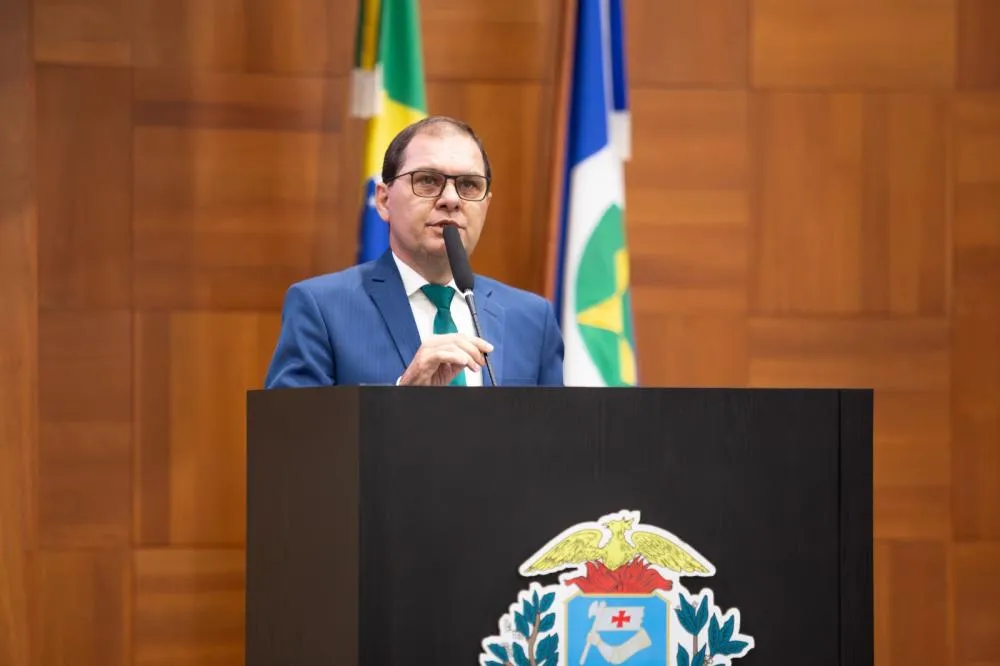 “Inaceitável e revoltante”, diz deputado Chico Guarnieri sobre agressão a adolescente em escola de Alto Araguaia