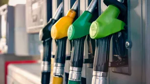 Na mira de Trump, compra de diesel russo pelo Brasil explodiu após guerra Trump ameaça taxar países que compram petróleo e derivados russos, enquanto pressiona o Kremlin a acabar com a Guerra da Ucrânia
