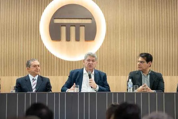 TCE-MT reúne juristas e autoridades em lançamento de obra sobre processo legal