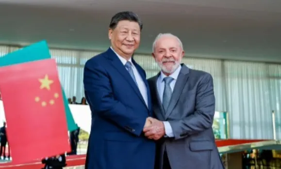 Lula liga para Xi e conversa sobre parceria bilateral e novos negócios Presidentes do Brasil e da China trataram ainda de guerra da Rússia, Brics, COP30 e G20