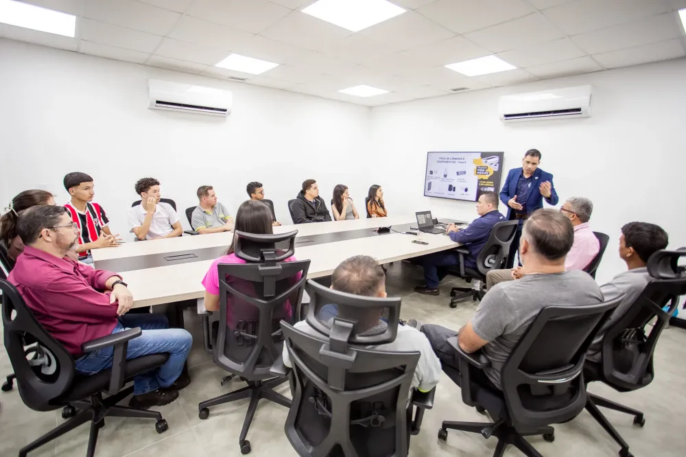 Servidores da Secretaria Municipal Integrada de Apoio à Segurança Pública participam de capacitação sobre o Vigia Mais MT