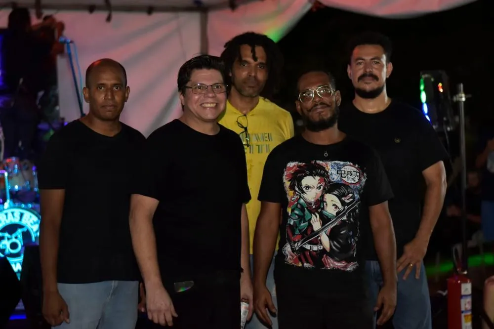 Banda Inverso Hit marca presença no Bazar Rock Cuiabá – Especial Dia das Crianças