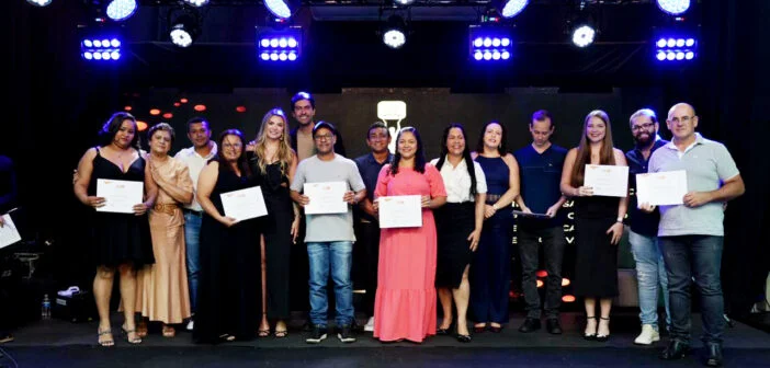 Reconhecimento: Administração Municipal homenageia servidores pelo “Dia do Funcionário Público”