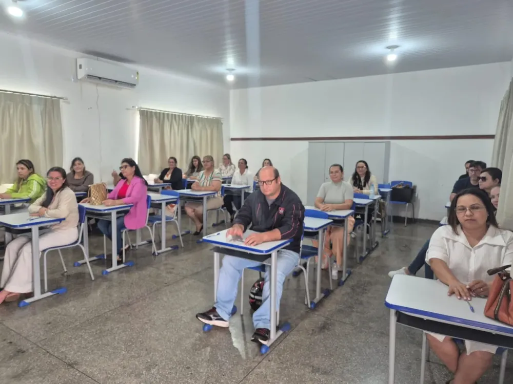 Candidatos a gestores de escolas municipais realizam prova objetiva para o cargo