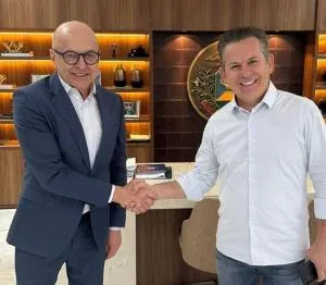 Vice-governador Otaviano Pivetta assume comando do Estado