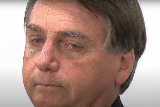 Após nova crise, Bolsonaro passará por novo procedimento médico Bolsonaro está estável, mas médicos ampliam tratamento hospitalar