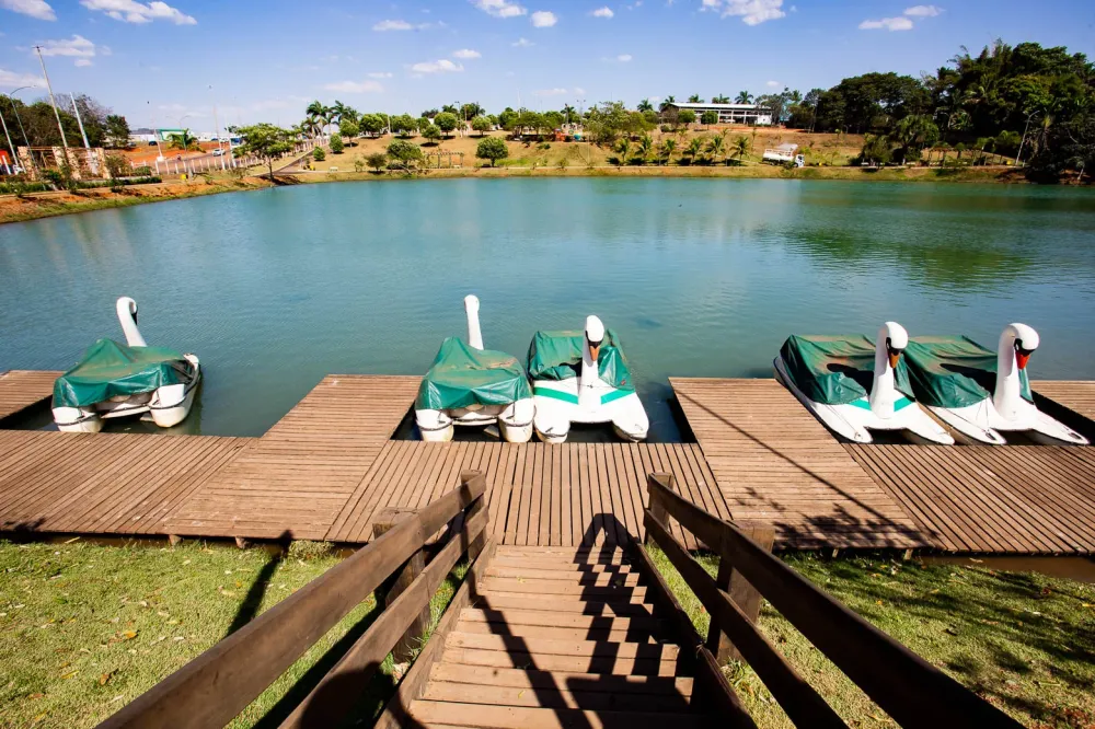 Prefeitura orienta sobre banho na Área de Lazer Recanto do Sol e uso de pedalinhos no Parque das Araras