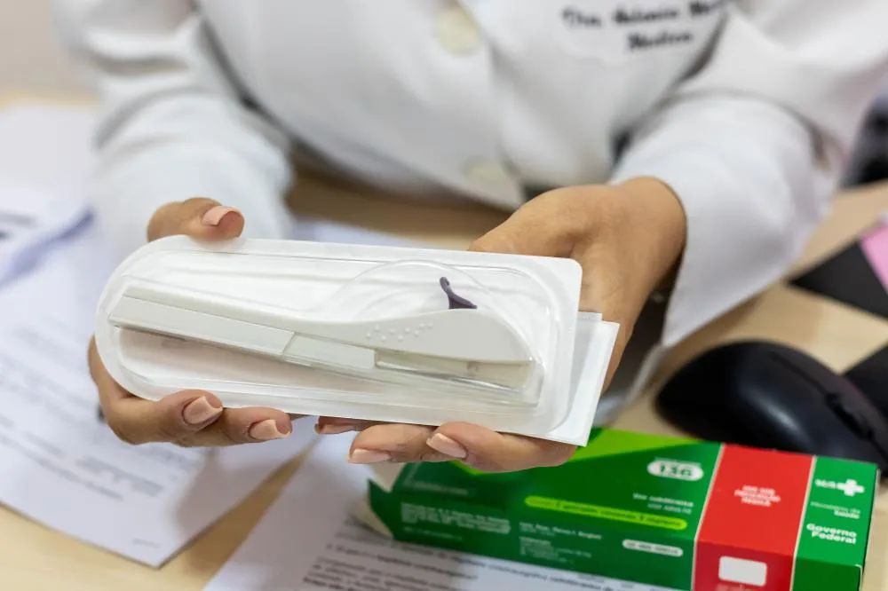 Prefeitura de Cuiabá passa a aplicar “chip anticoncepcional” via SUS; veja como conseguir