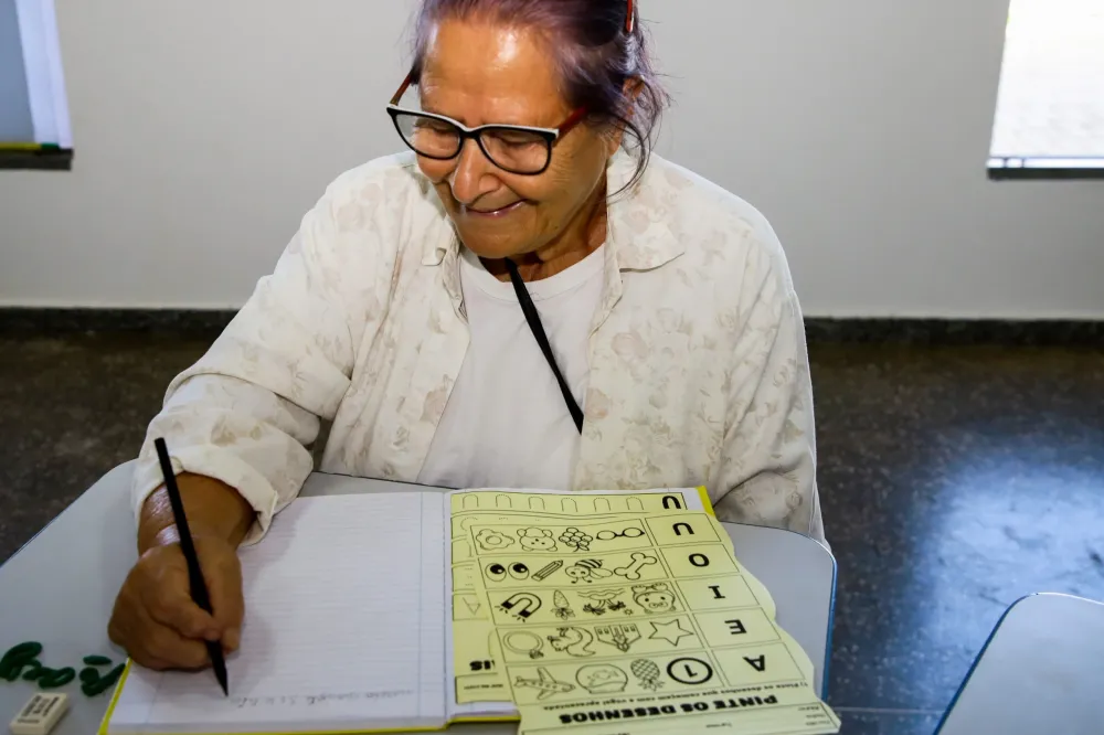 Secretaria de Educação está com pré-cadastro para matrícula na EJA