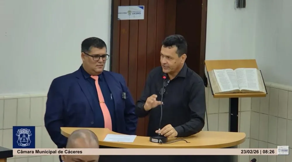 Eliel toma posse na Câmara de Cáceres com presença do presidente da UCMMAT