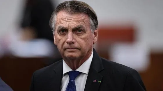 Bolsonaro cita Michelle e pede fim de ataques entre aliados Carta de Bolsonaro na Papuda pede diálogo na direita