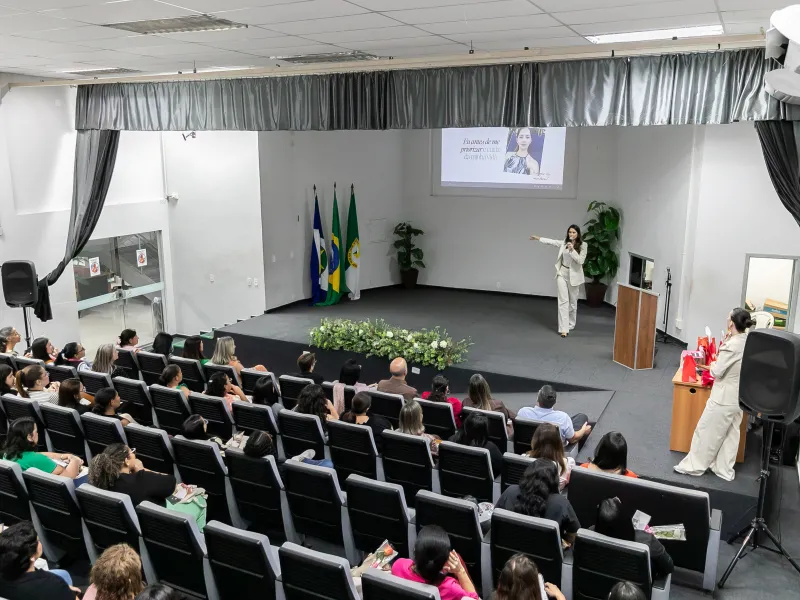 Servidoras que cuidam de Cuiabá são incentivadas ao autocuidado em evento