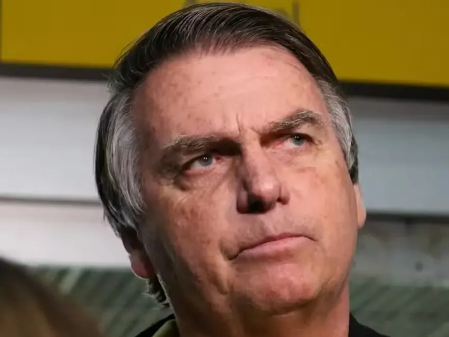 Alexandre de Moraes autoriza prisão domiciliar de Jair Bolsonaro por tempo determinado