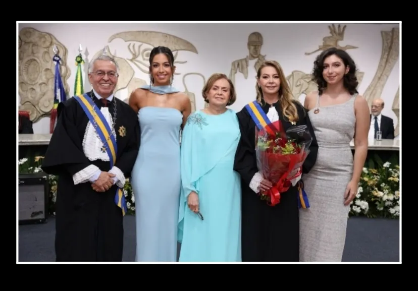 Coluna Anamaria: TRT23aRegião, ratifica posse da desembargadora Rosana Caldas em solenidade emocionante e com o plenário lotado de autoridades, família e amigos !