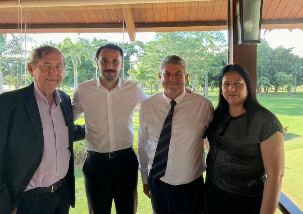  Moretto articula investimentos em infraestrutura e parcerias estratégicas na posse do novo governador de Santa Cruz 