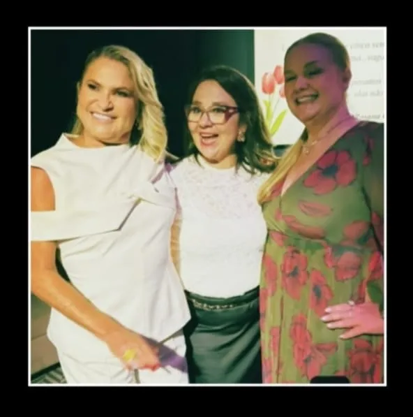  Coluna Anamaria : Nós, Ana, Lud e Márcia: A amizade é um encontro de almas que o tempo e o destino cuidam de lapidar com o passar das décadas.