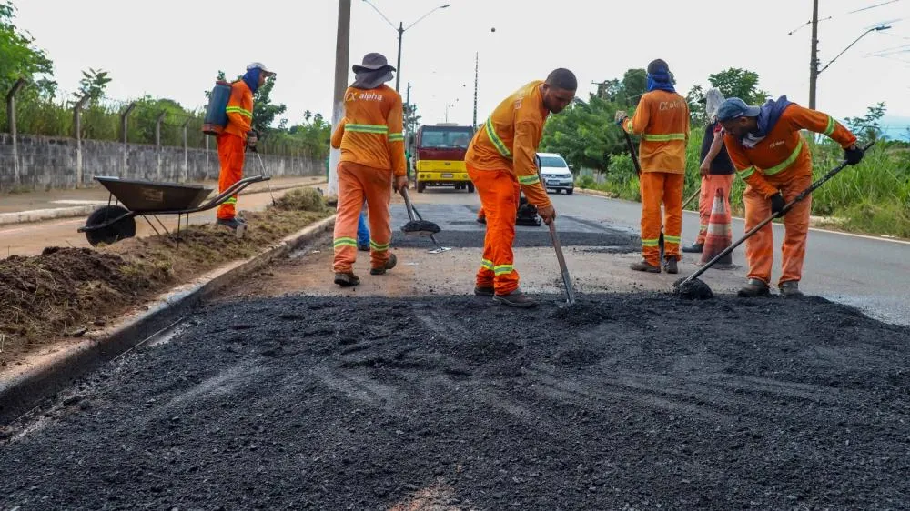 Várzea Grande realiza tapa-buraco nos bairros Manaíra e Nova Esperança nesta terça-feira (12)