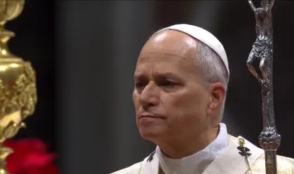 “Todos nós somos migrantes”, diz papa Leão XIV em último dia na Espanha
