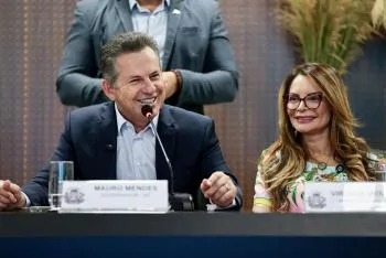 Mauro afirma oficialização de pré-candidatura de Virginia, mas ela desvia da informação