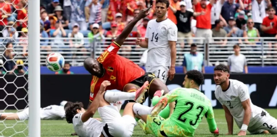 Com gol contra e arbitragem brasileira, Bélgica e Egito empatam na estreia da Copa