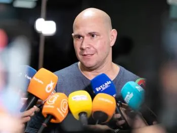 Profissionais da educação não terão saída antecipada na Copa, diz Abilio