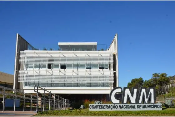 Fim da 6x1 pode custar até R$ 48 bilhões às Prefeituras
