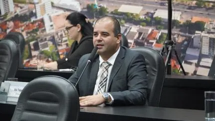 '14 votos não ganham eleição', diz Ilde após acordo entre Paula e Dilemário