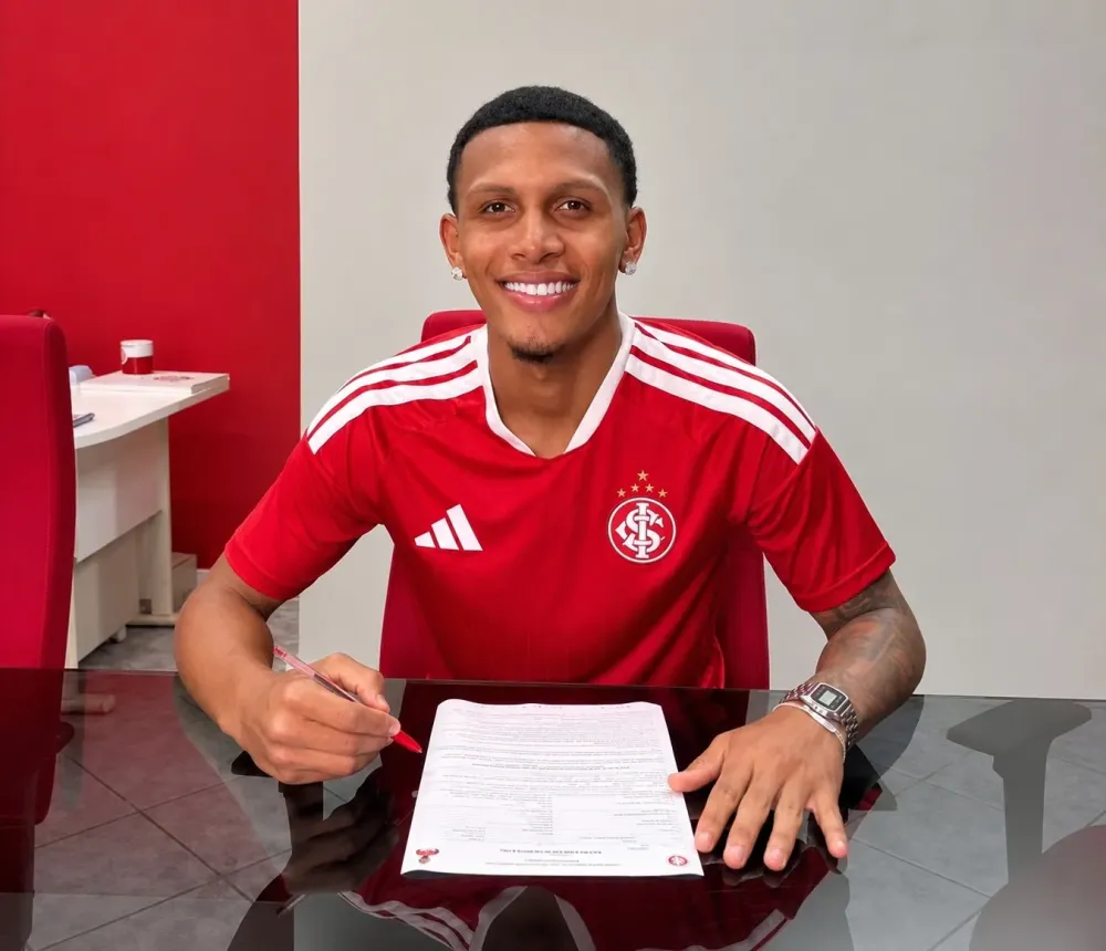 Cuiabano Matheus Tiago é contratado pelo Internacional