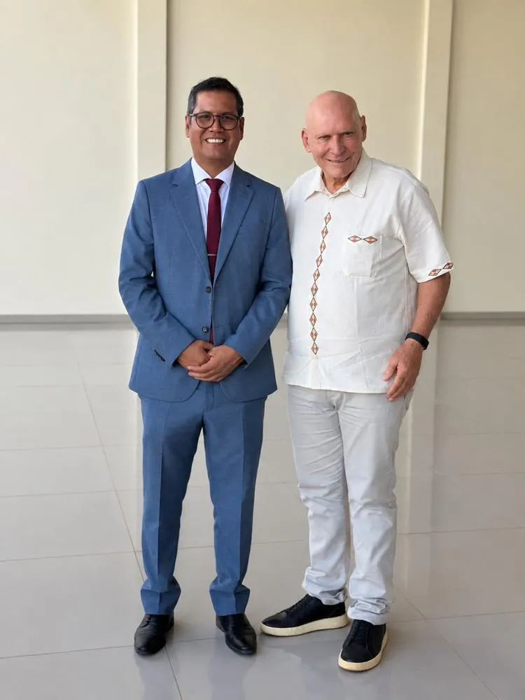 Entrevista com o prefeito de Vila Bela da Santíssima Trindade, Dr. André Bringsken, sobre a implantação da rota de integração Brasil–Bolívia e da futura ligação com o Oceano Pacífico, destacando os impactos econômicos, logísticos e de desenvolvimento para Vila Bela, Mato Grosso e o Brasil.