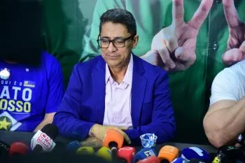 'Quem é traidor, para a rua', ameaça Ananias sobre infiéis à Fagundes