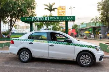 Prefeitura estuda projeto para permitir publicidade em táxis e ampliar renda dos profissionais
