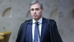 Mendonça anuncia saída de instituto privado Ministro era sócio-fundador do Instituto Iter; instituição vai se tornar em entidade sem fins lucrativos