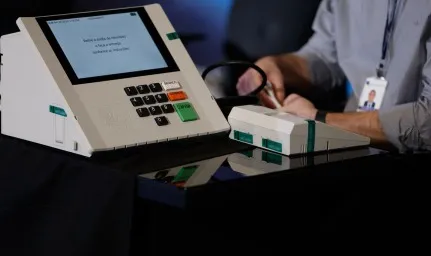 TSE autoriza eleitor a baixar o E-Título até o dia da votação; entenda