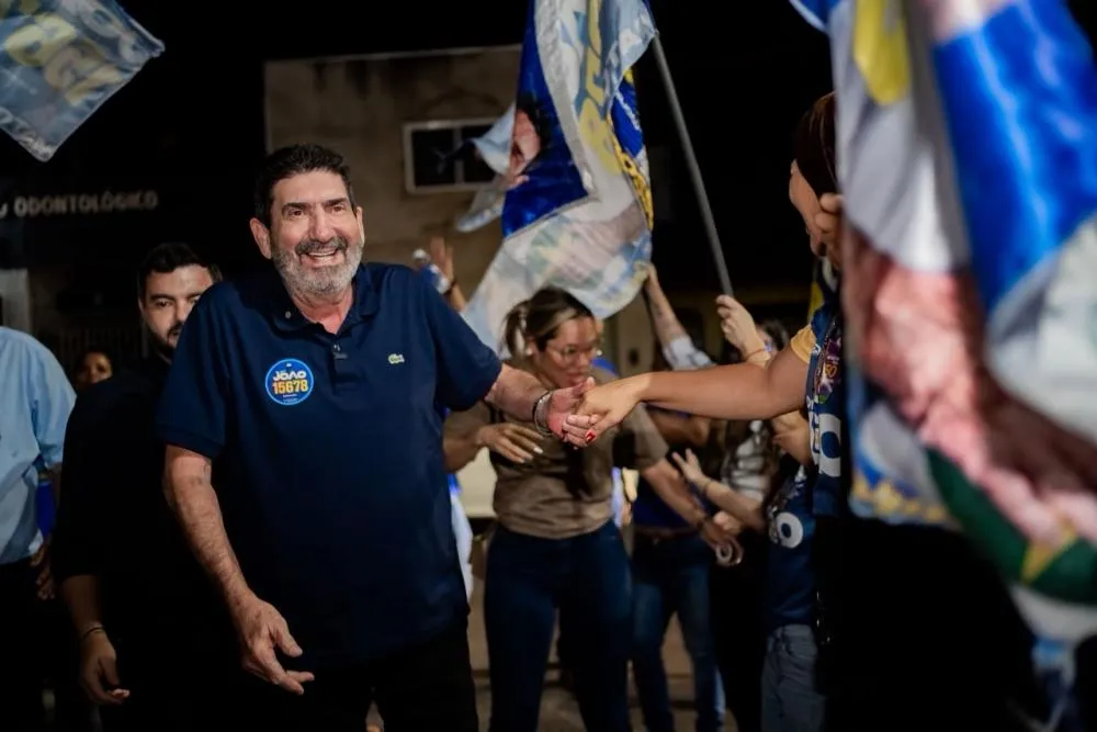 Dr. João cresce em pesquisa e segue isolado como primeiro do MDB na disputa pela ALMT