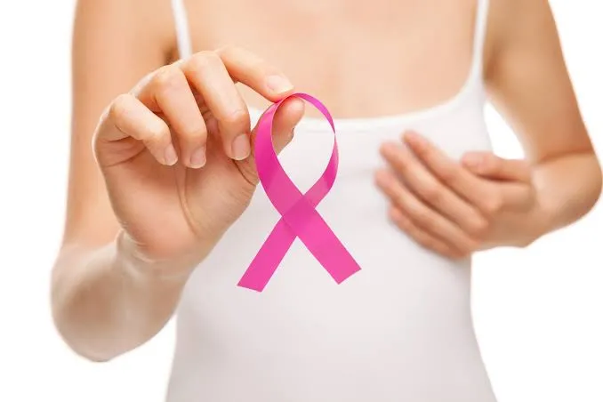 “Outubro Rosa”: orientação, cuidado e prevenção contra o câncer de mama e de colo de útero
