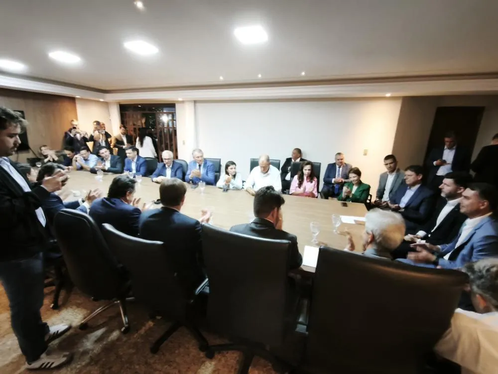 FPA fecha com Flávio Bolsonaro e Coronel Fernanda reforça defesa do produtor