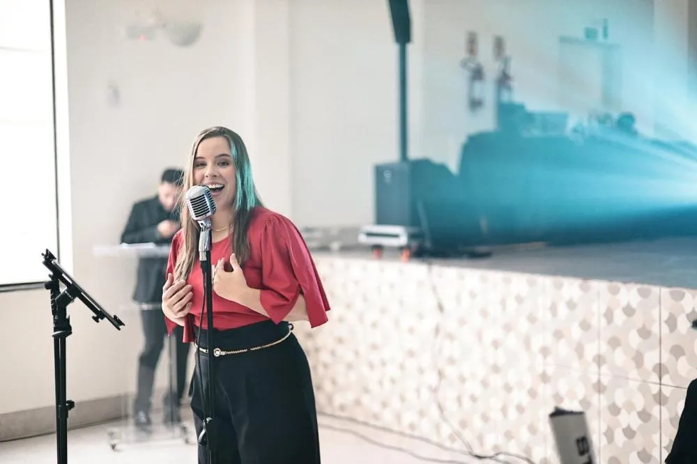 “Ao Vivo na Praça” com Liandra Polinski