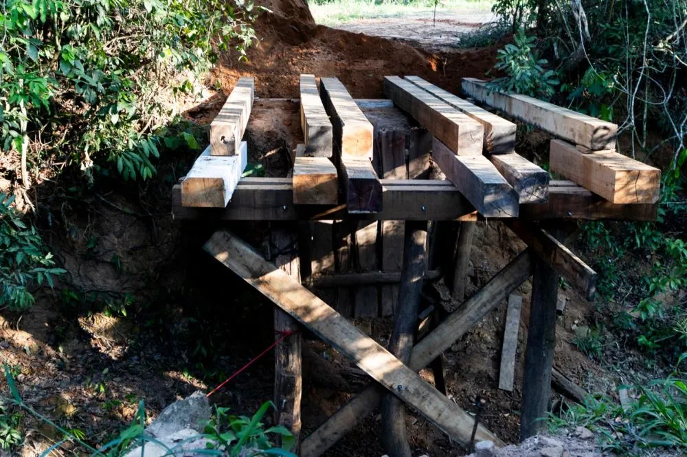 Ponte está sendo reconstruída na região do Córrego do Ouro